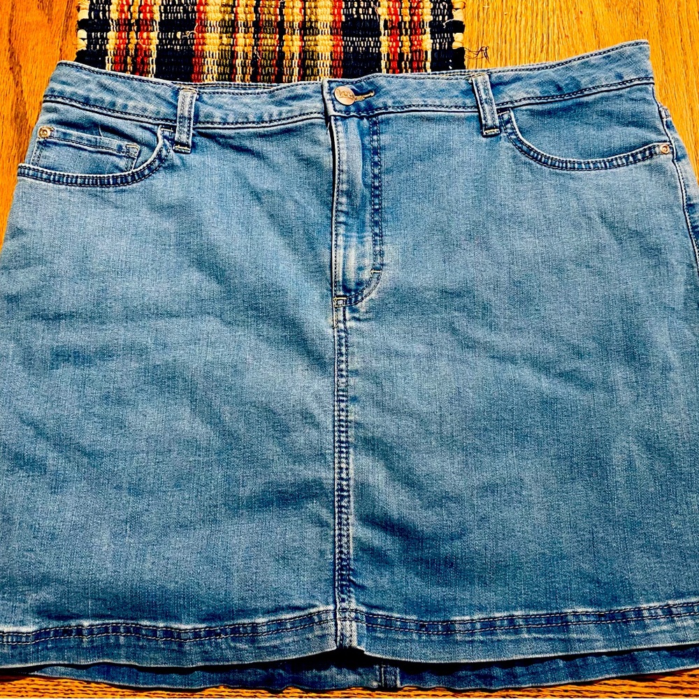 Lee Regular Fit Mid-rise Skort size 20
